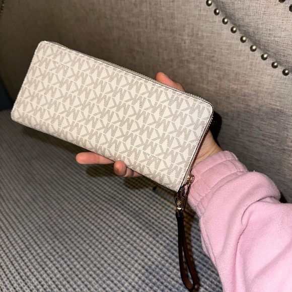 LARGE WALLET Michael Kors Wallet Wristlet logo clutch continental monogram bag - Picture 15 of 17